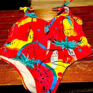 SHEIN bathing suit size 4x.  Check their size charts. Gorgeous colors